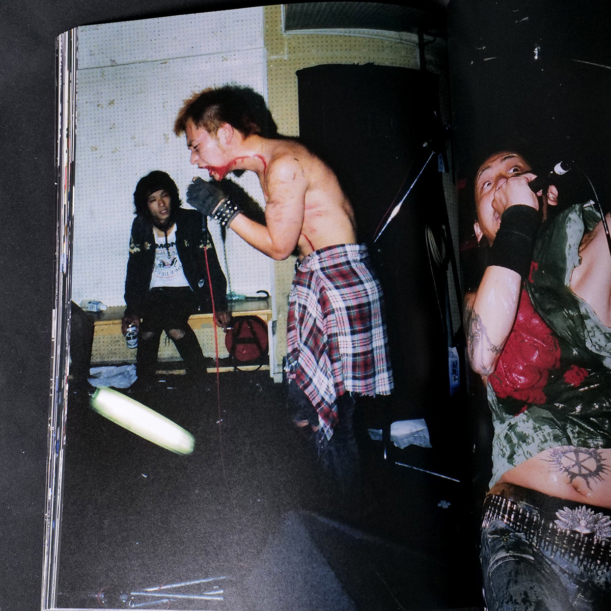 PHOTO AND DESTROY - Fuyuki Kataoka
